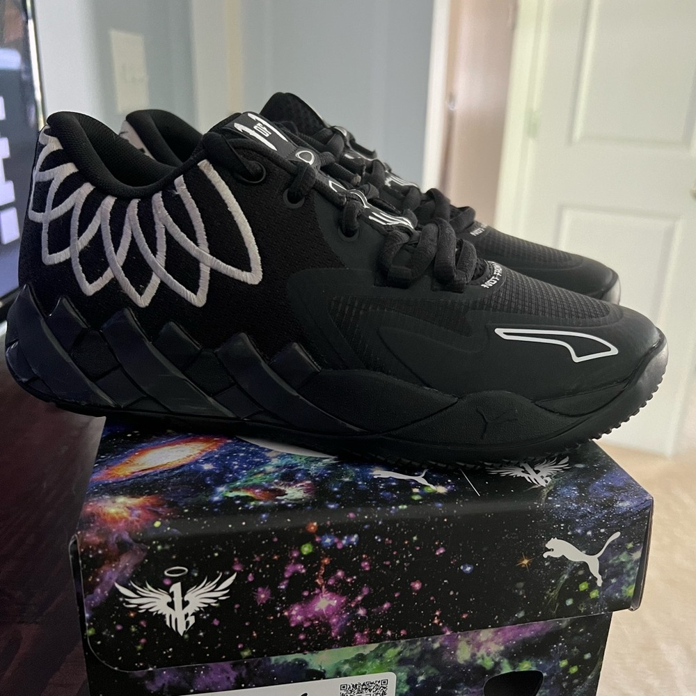 LaMelo Ball MB1 Lo Youth size 7